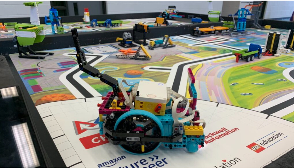 Community invited to watch LEGO robot tournament this weekend