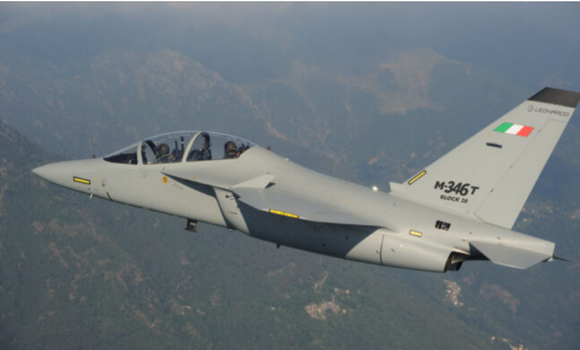 Half a dozen Italian-made jet training aircraft coming to North Bay